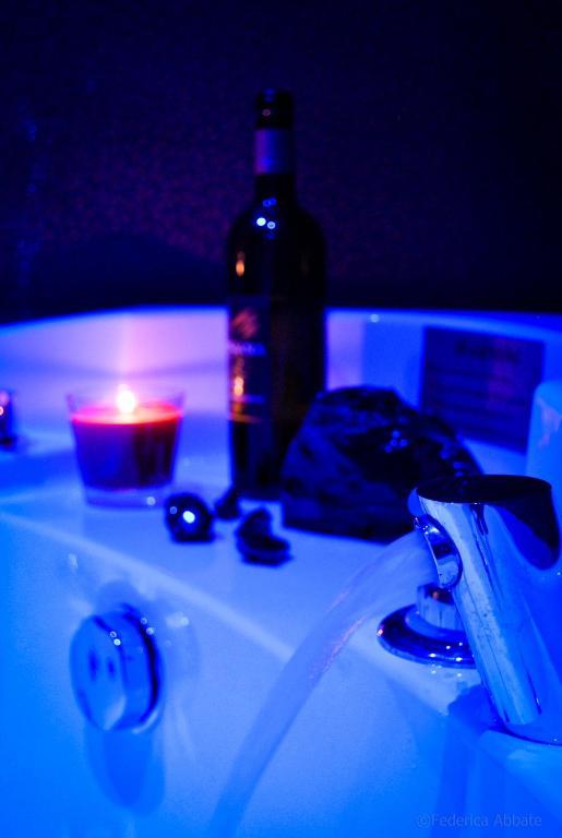 Doppelzimmer mit Whirlpool-Badewanne